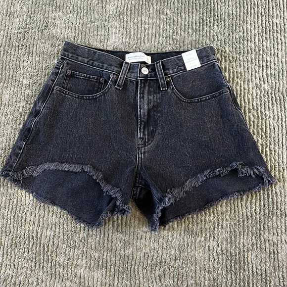 NWT Boyfriend Short Abercrombie and Fitch - Picture 2 of 8